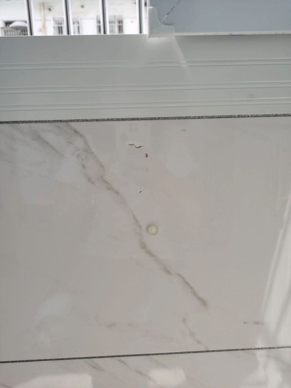 墙砖裂了什么原因造成的(墙砖裂了是不是墙体开裂造成的) 墙砖裂了什么原因造成的(墙砖裂了是不是墙体开裂造成的)